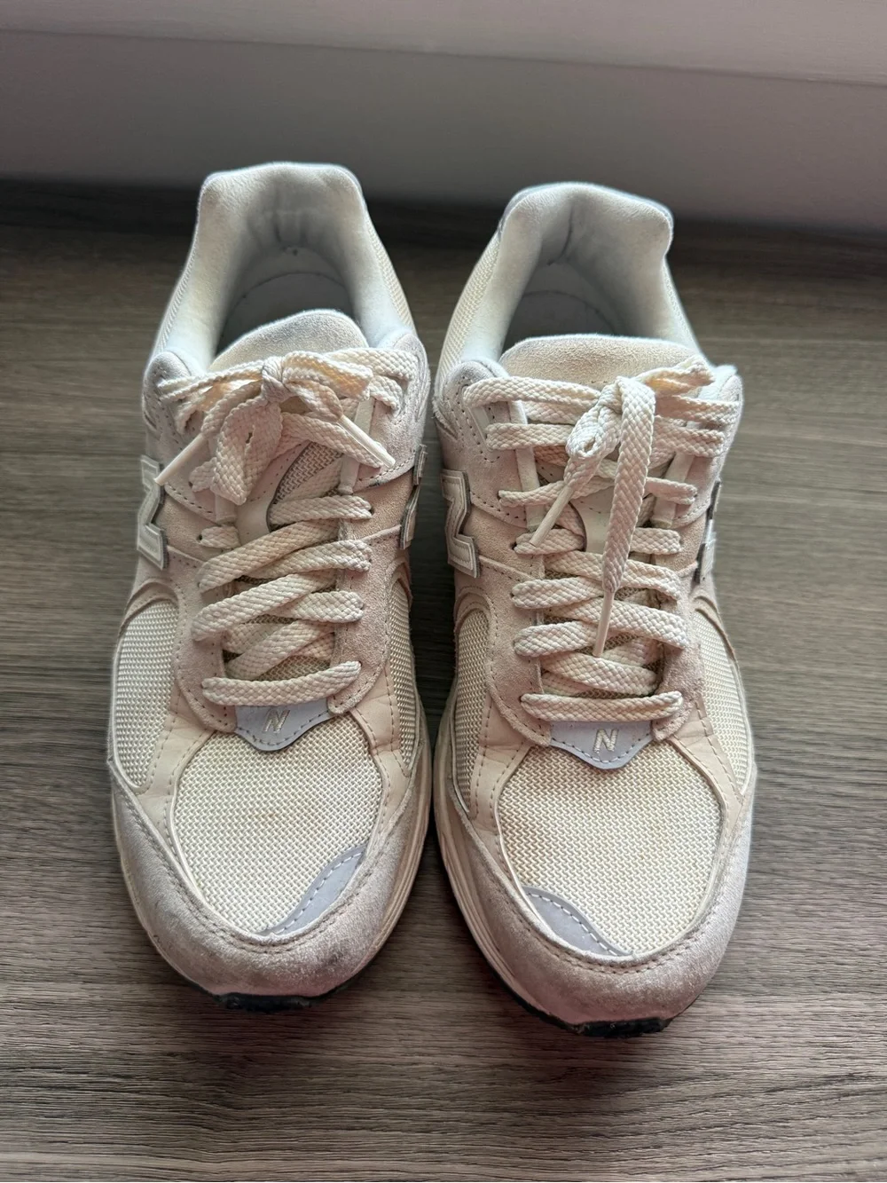 New Balance 2002R Cream Suede & Mesh Sneakers Men’s 8.5/Womens 10